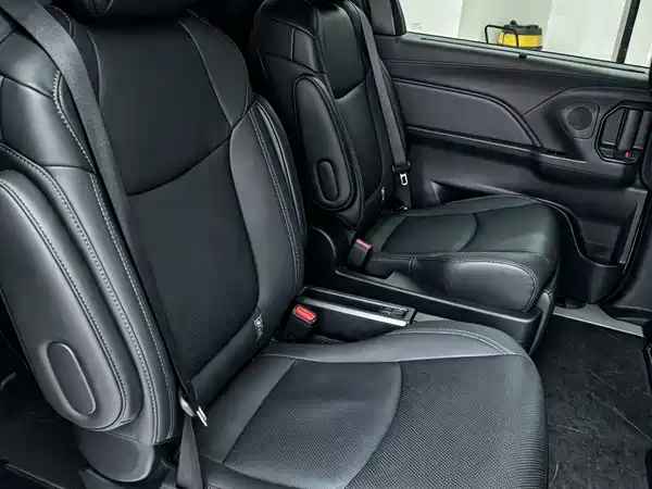 Toyota Sienna 2025