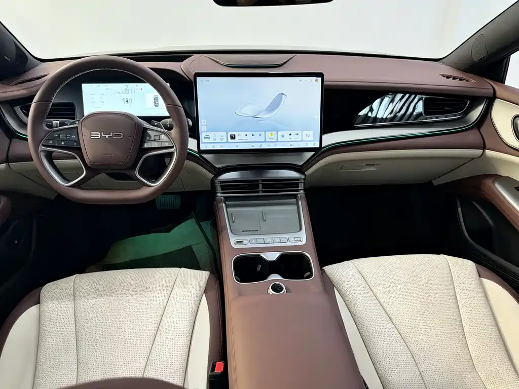 BYD Seal 07 DM-i 2025 — фото 6