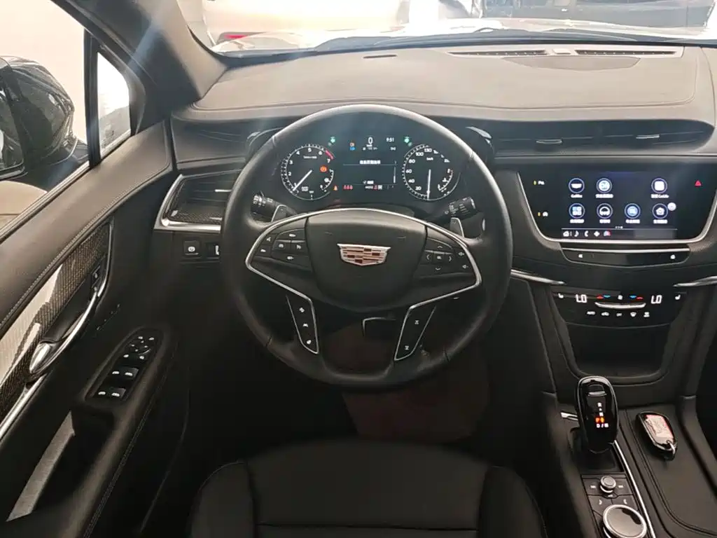 Cadillac XT5 2023 — фото 11