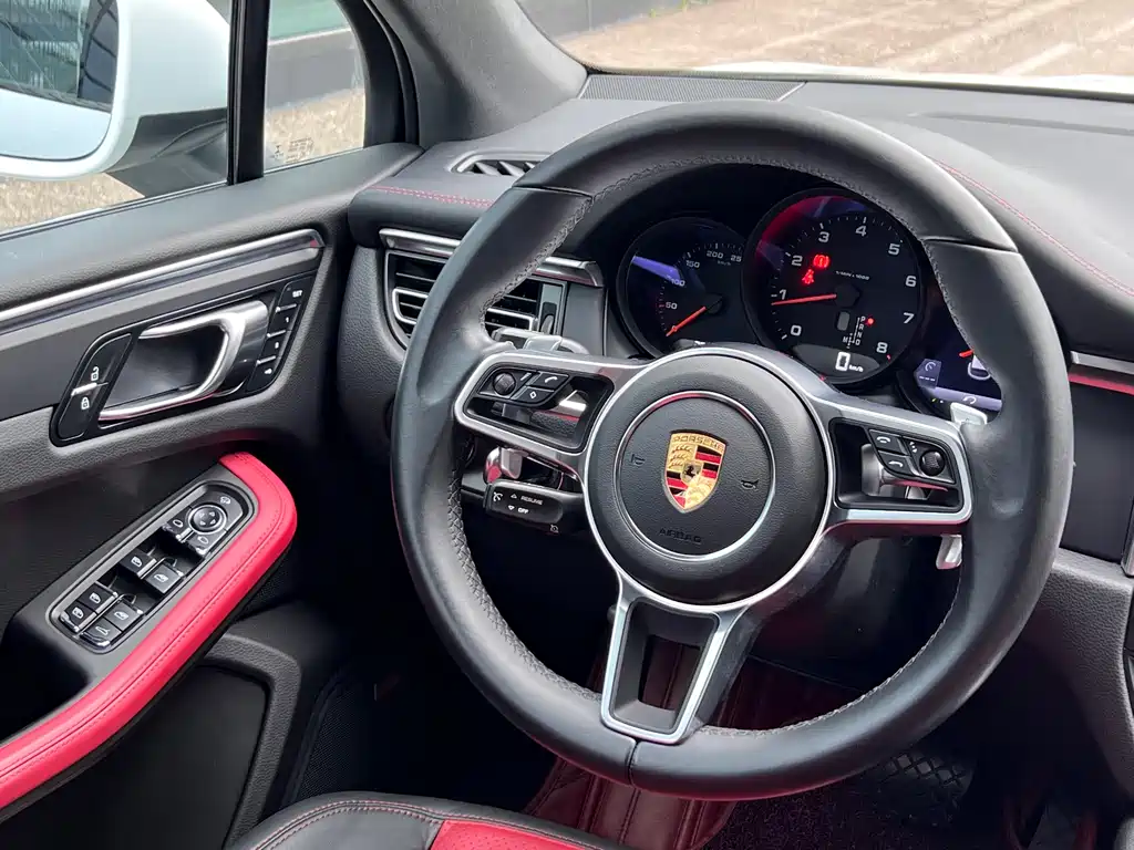 Porsche Macan 2021 — фото 9