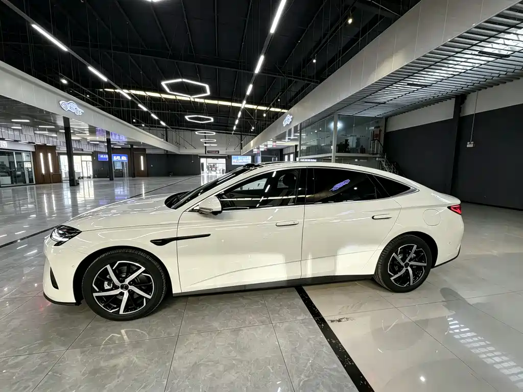 BYD Seal 07 DM-i 2025 — фото 3