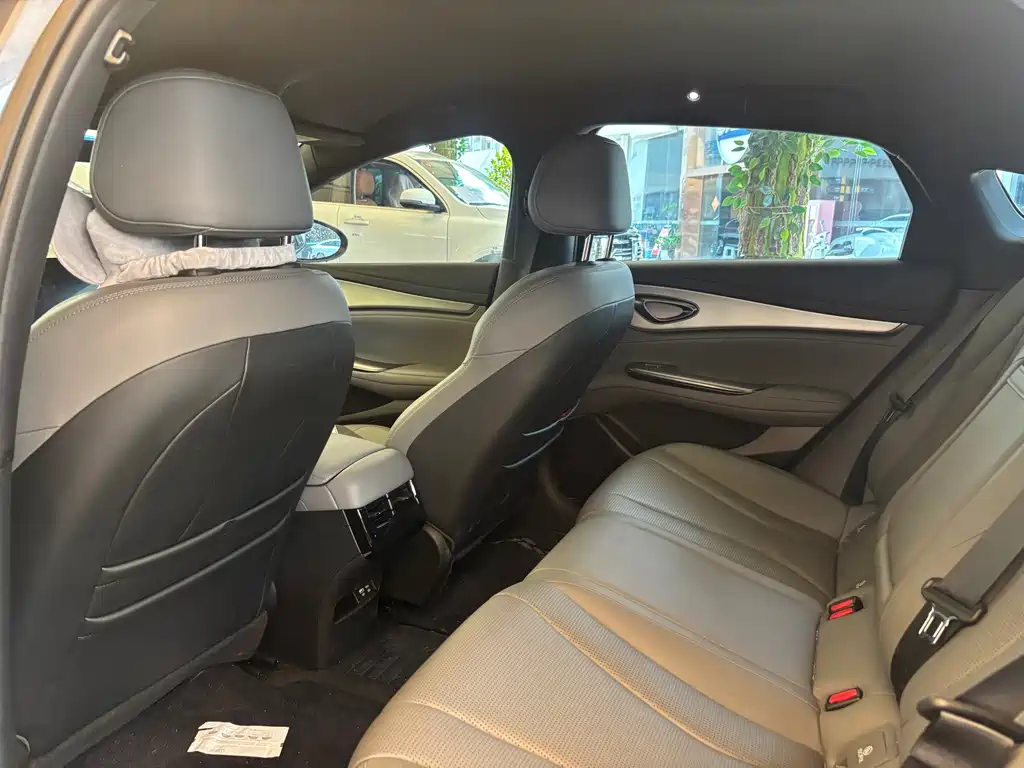 BYD Seal 07 DM-i 2025 — фото 6