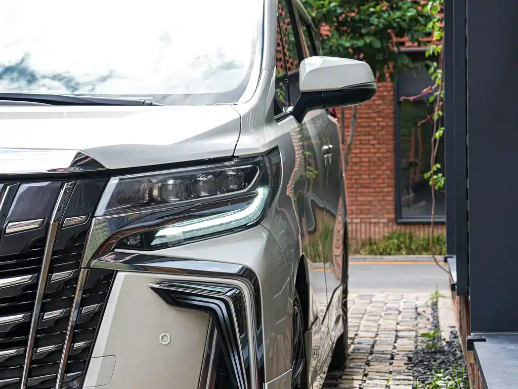 Toyota Alphard 2016 — фото 8