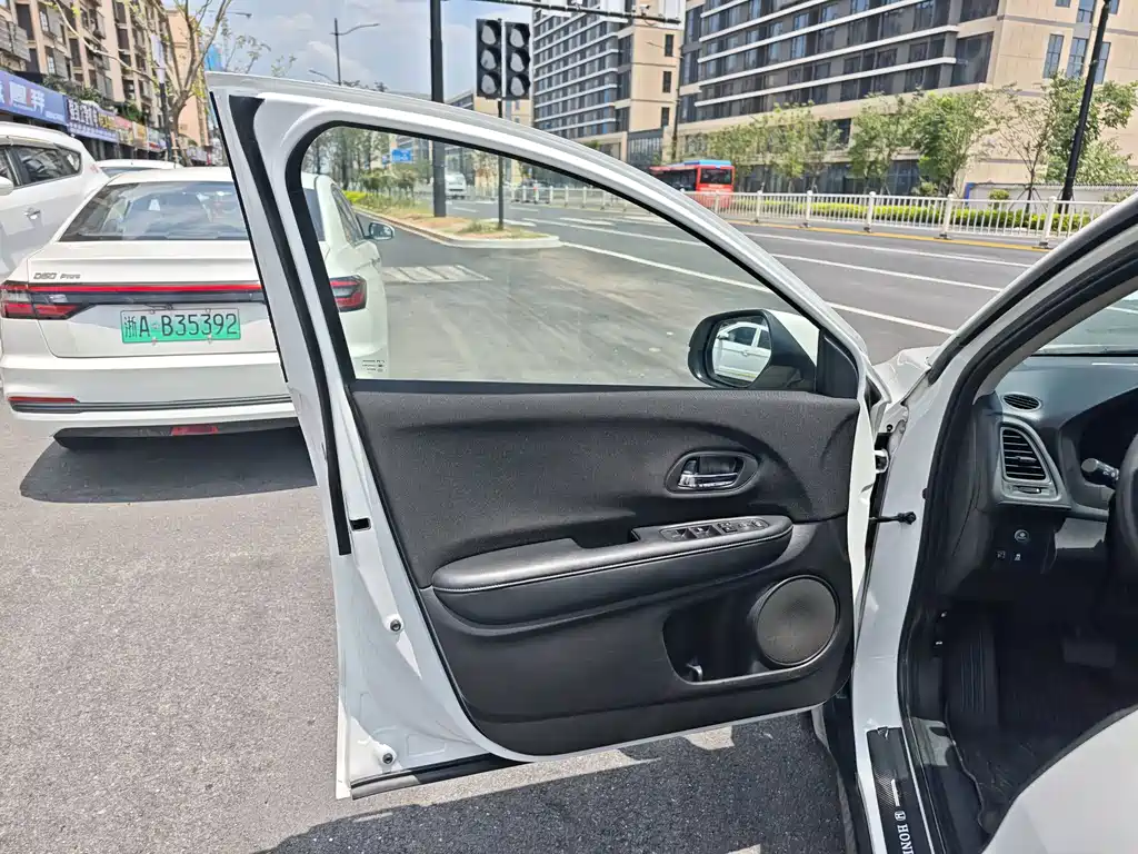 Honda Vezel 2017 — фото 13