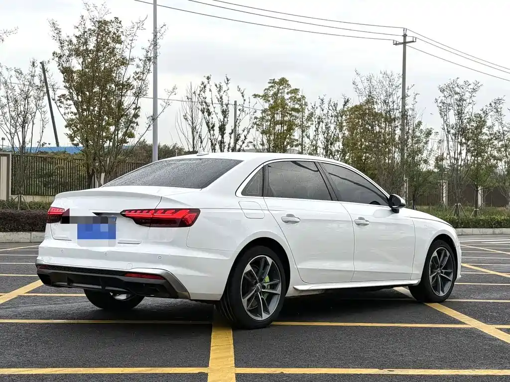 Audi A4L 2021 — фото 9