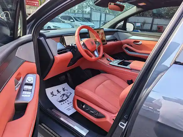 BYD Tang L 2025