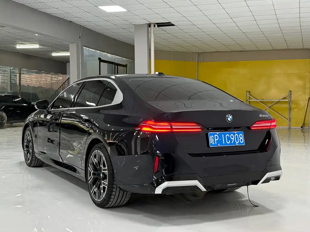 BMW 5 Series 2024