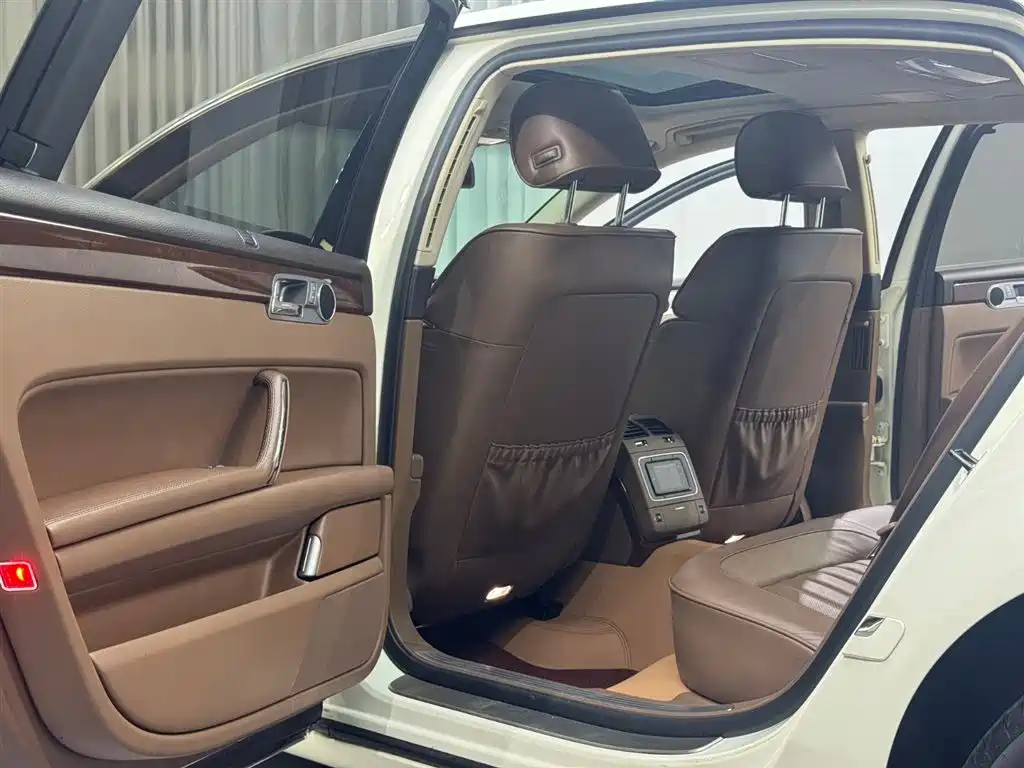 Volkswagen Phaeton 2015 — фото 5