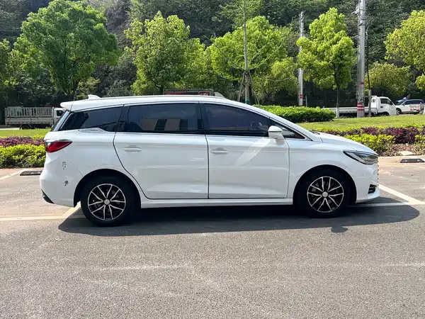 BYD Song MAX 2017