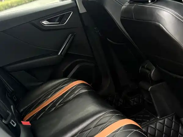 Audi Q2L 2018