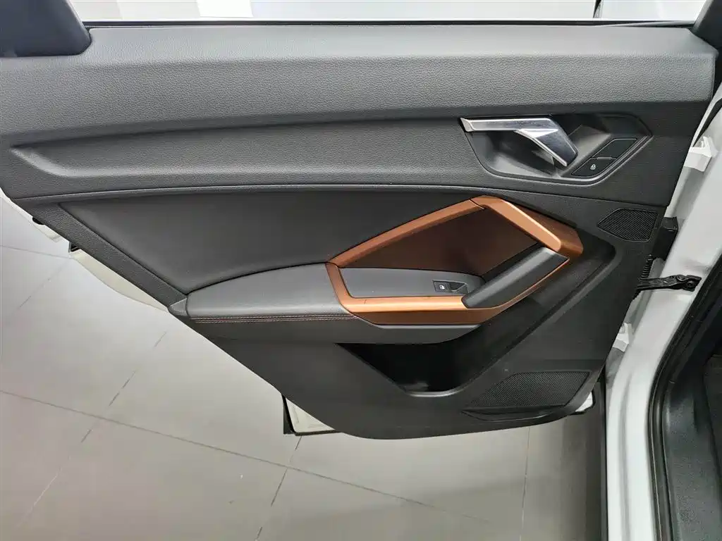 Audi Q3 2020 — фото 19