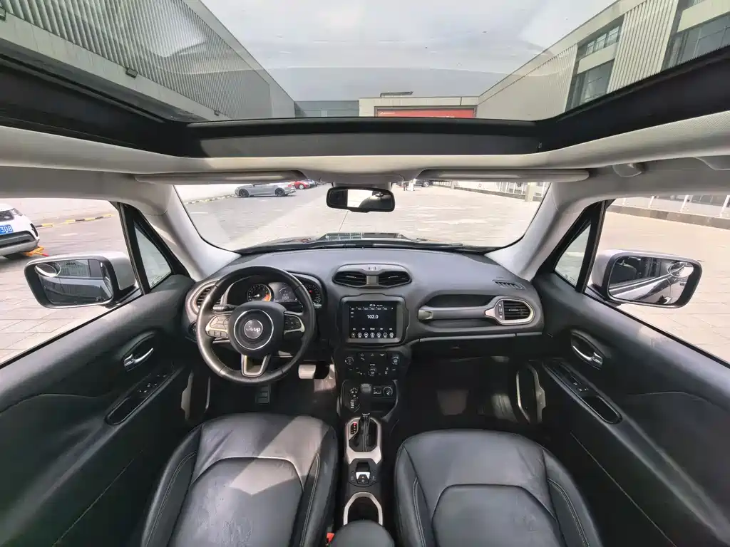 Jeep Renegade 2019 — фото 11