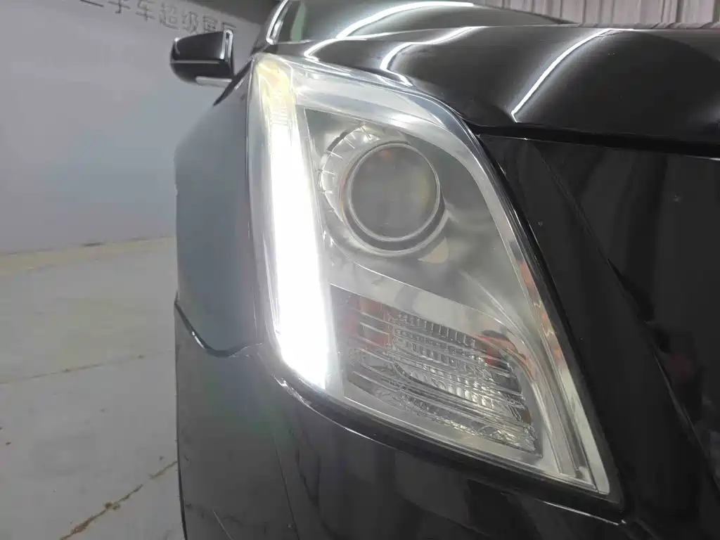Cadillac XTS 2013 — фото 35