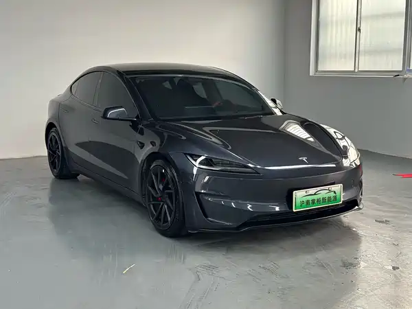 Tesla Model 3 2024