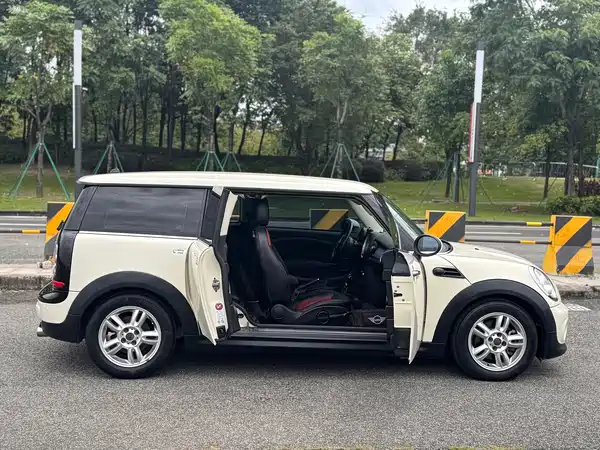 MINI Clubman 2013