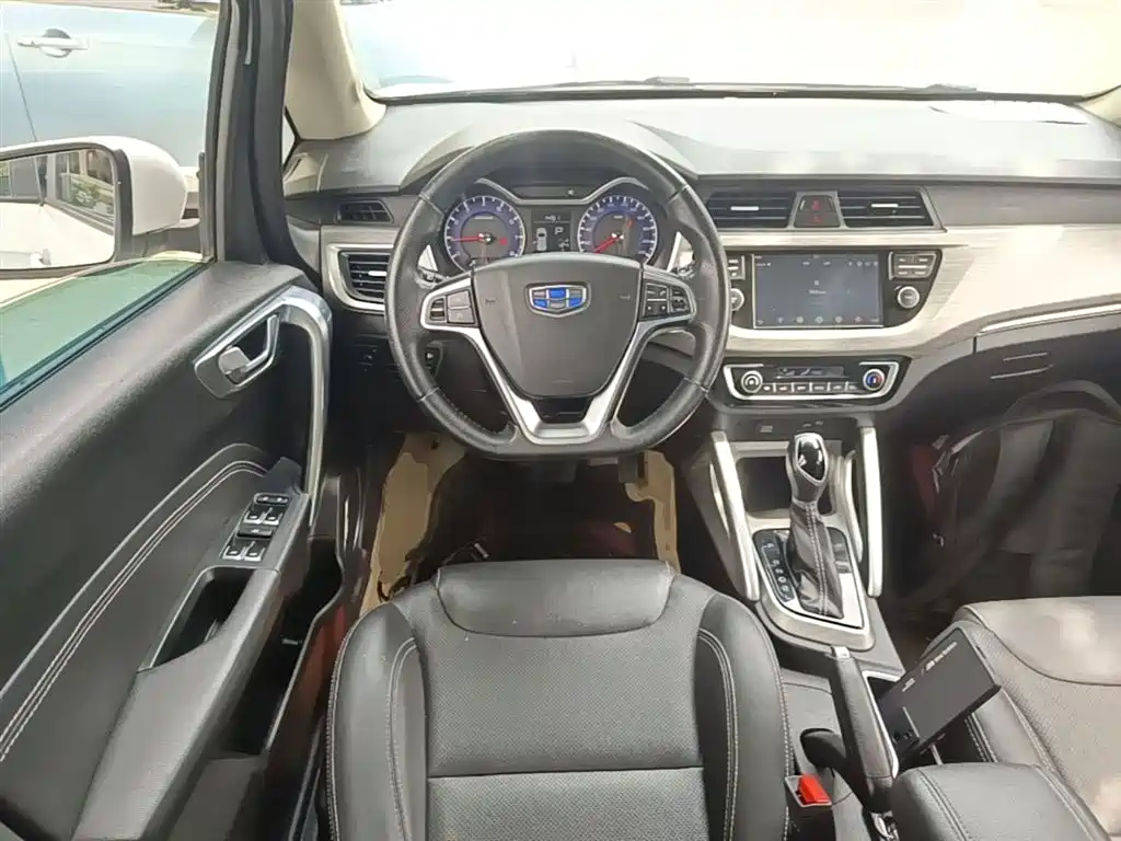 Geely Vision X3 2019 — фото 11