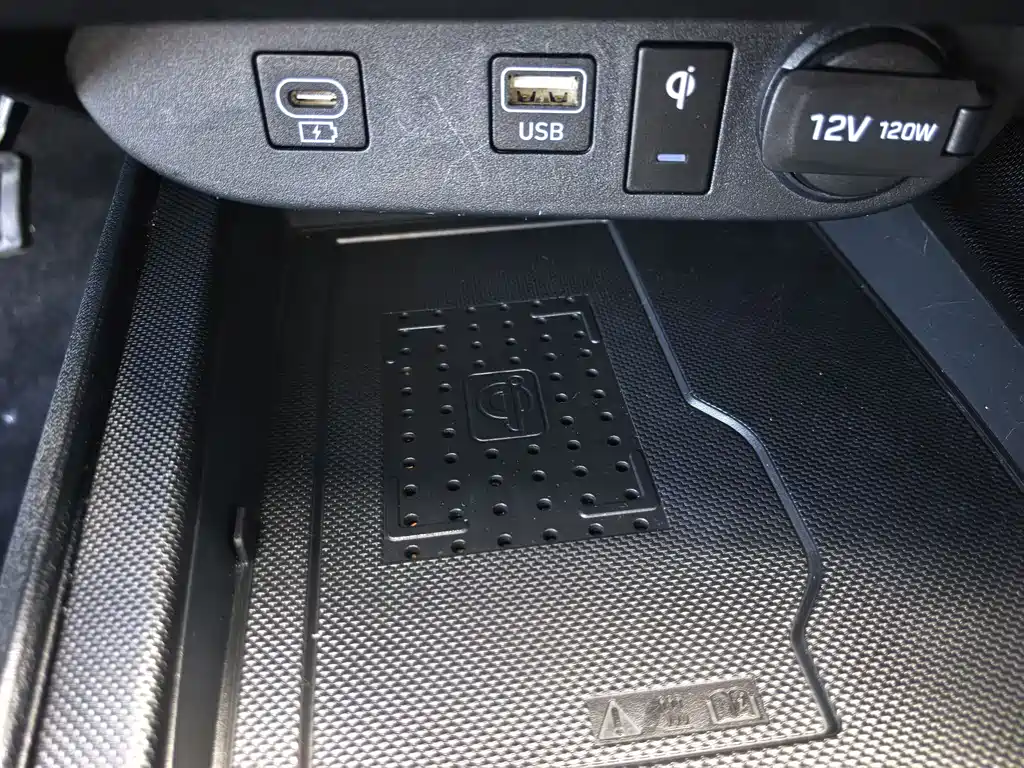 Hyundai Elantra 2023 — фото 14