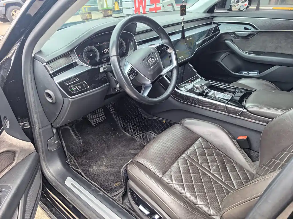 Audi A8 2022