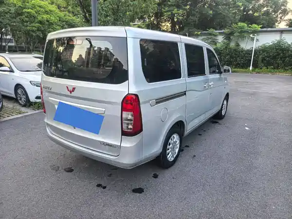 Wuling Rongguang V 2017