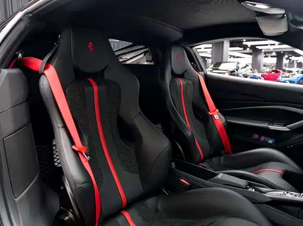 Ferrari F8 2022