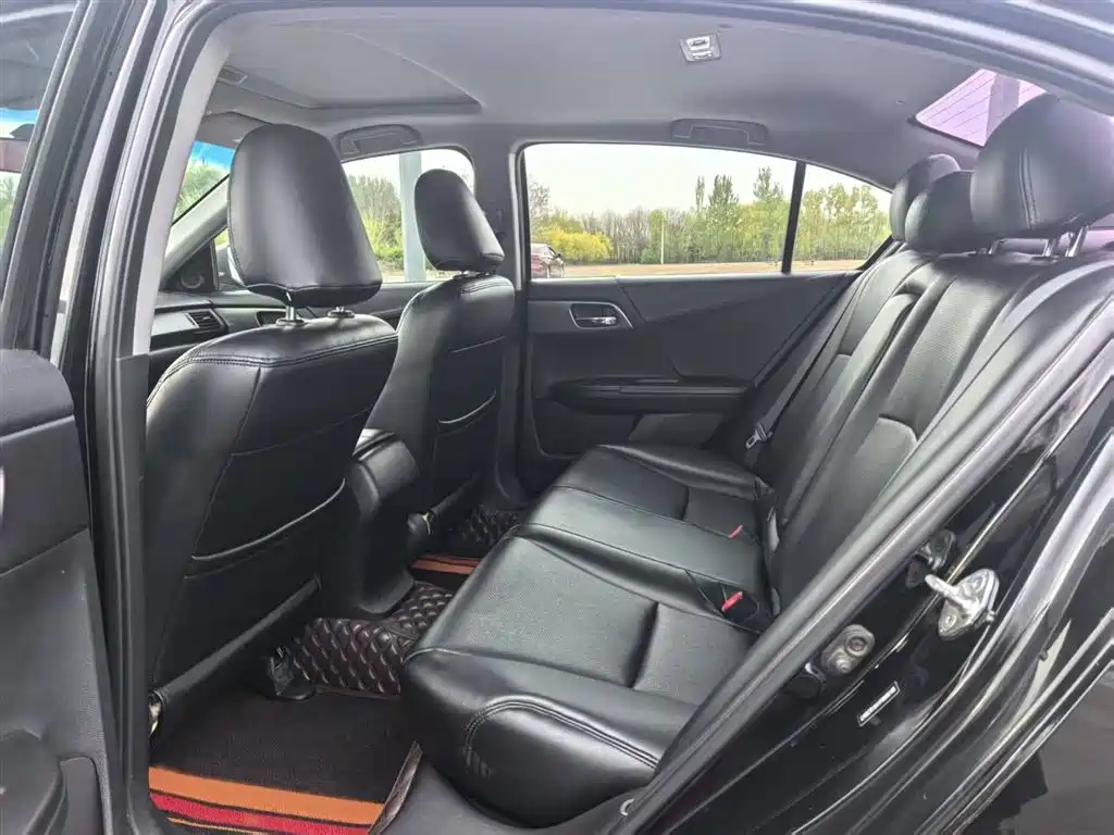 Honda Accord 2015 — фото 16