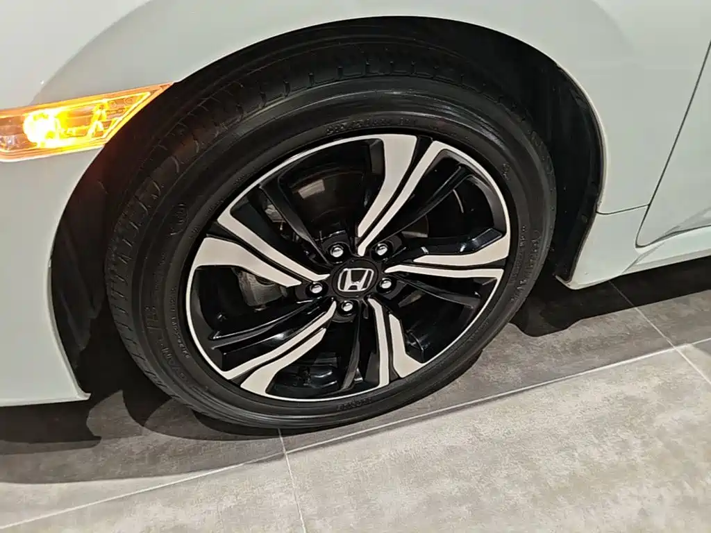 Honda Civic 2021 — фото 23