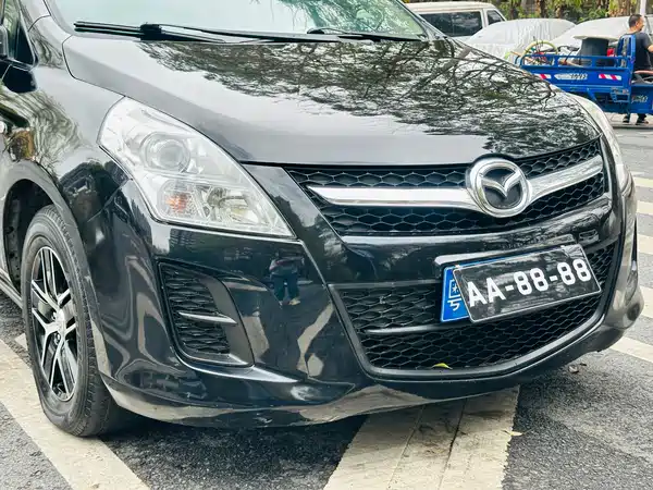 Mazda 8 2013