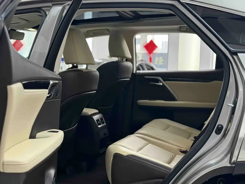 Lexus RX 2018 — фото 15