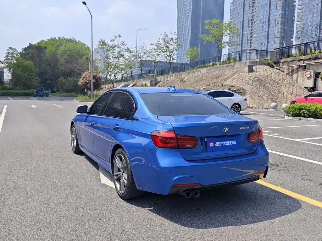 BMW 3 Series 2019 — фото 15