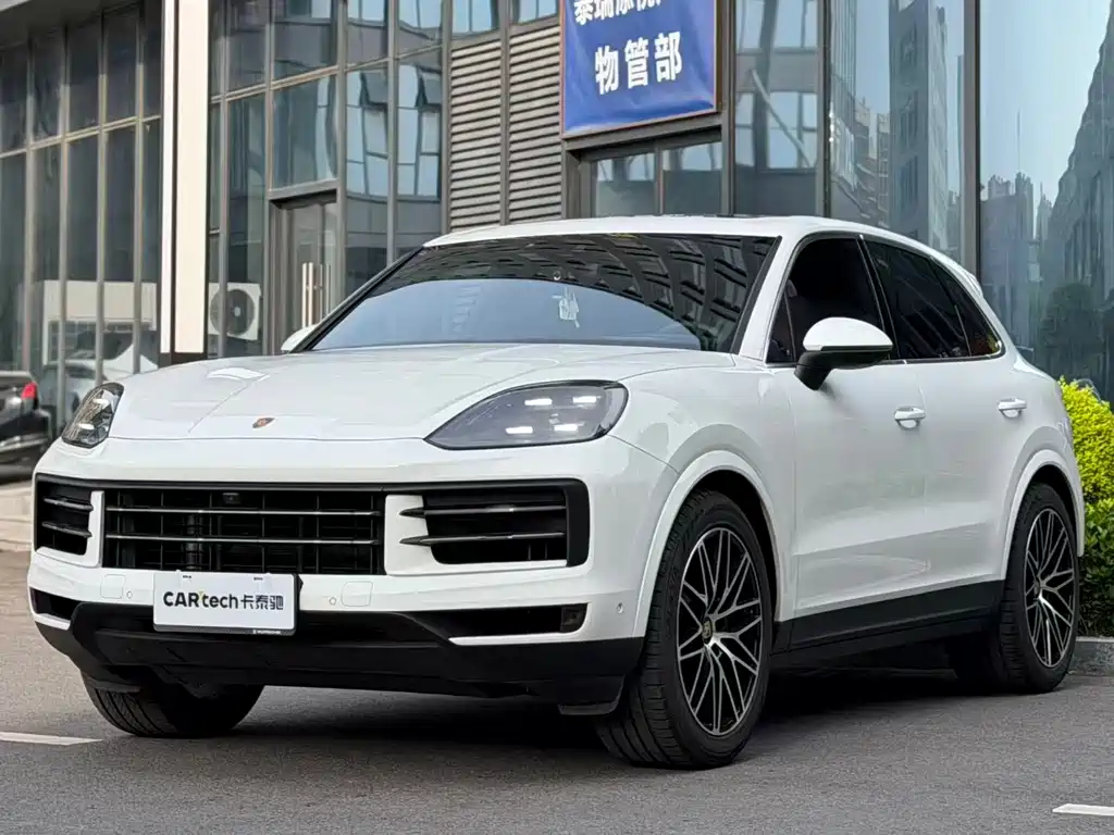 Porsche Cayenne 2024 — фото 1
