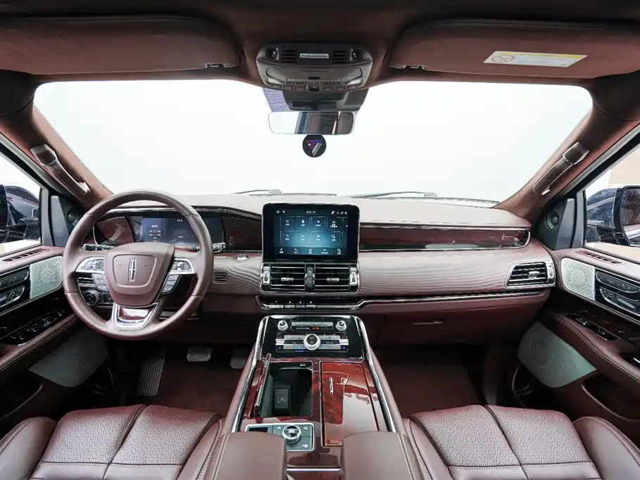 Lincoln Navigator 2022 — фото 14