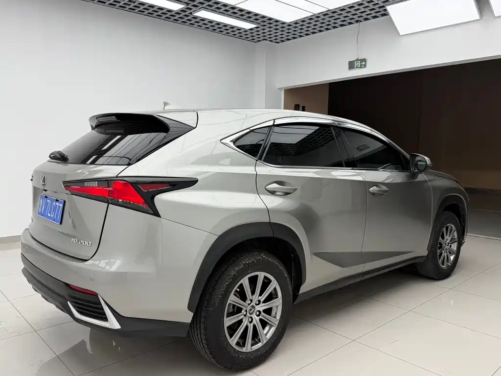 Lexus NX 2020 — фото 4