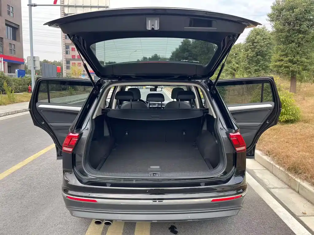 Volkswagen Tiguan L 2020 — фото 14