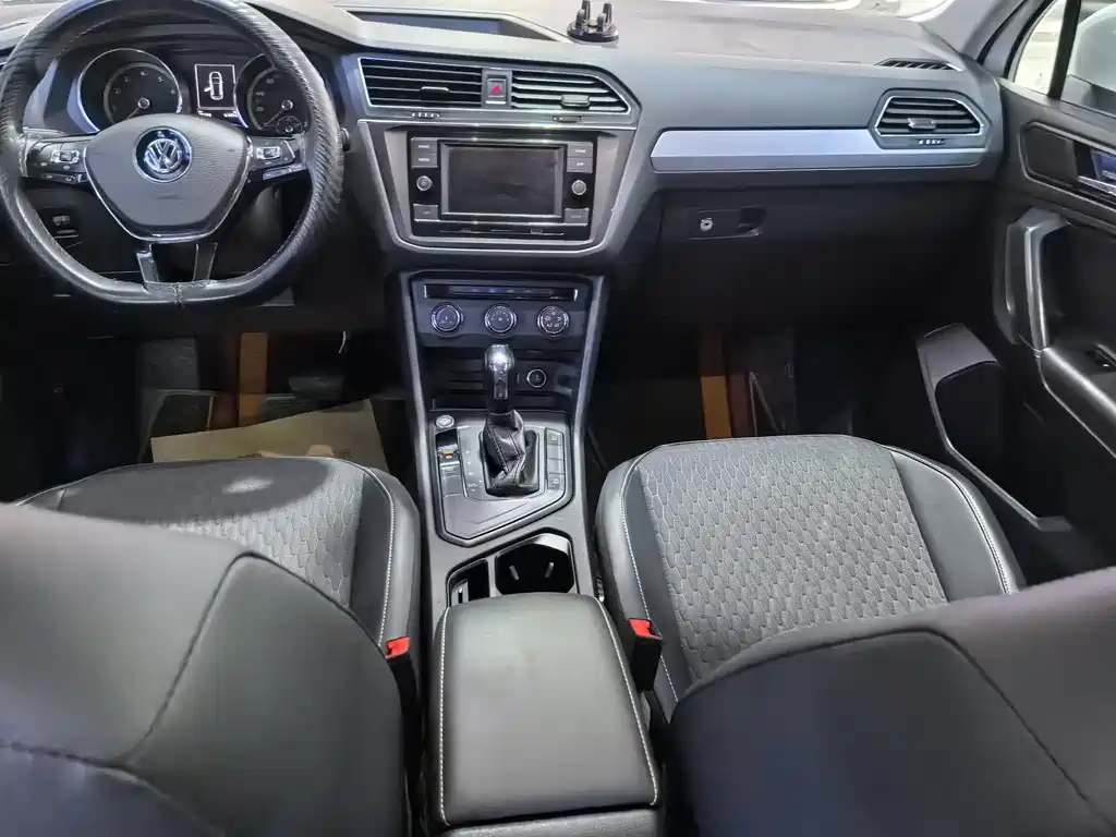 Volkswagen Tiguan L 2020 — фото 8