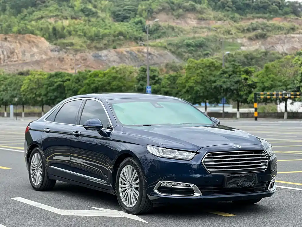 Ford Taurus 2018 — фото 2
