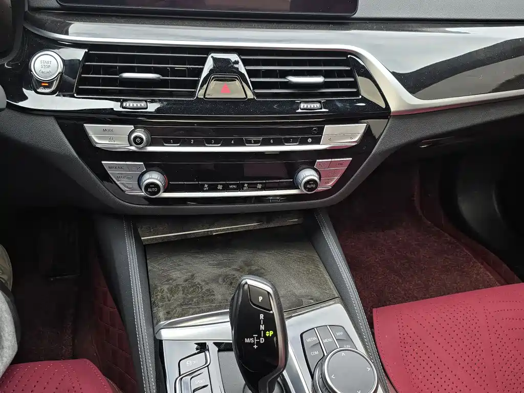 BMW 5 Series 2023 — фото 15