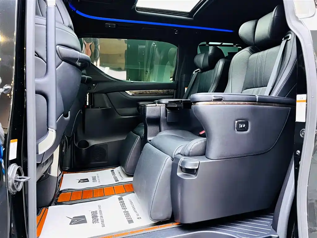 Toyota Vellfire 2021 — фото 15