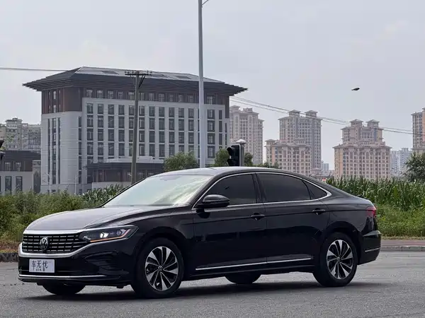 Volkswagen Passat 2023