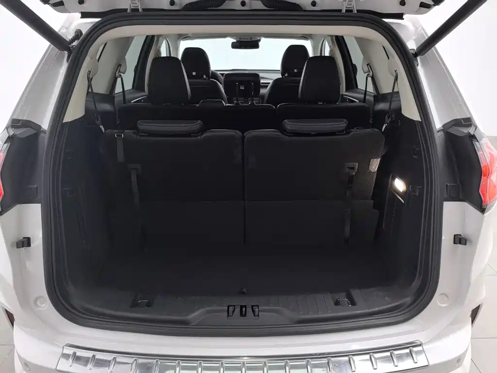 Ford Edge 2023 — фото 16