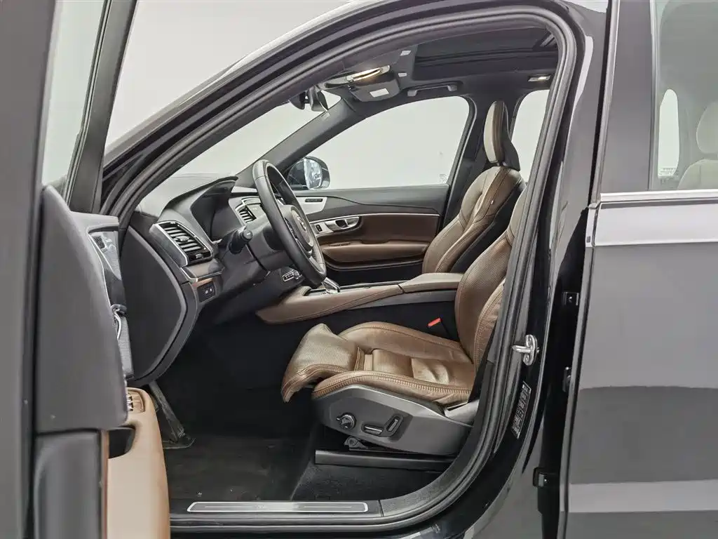 Volvo XC90 PHEV 2023 — фото 10