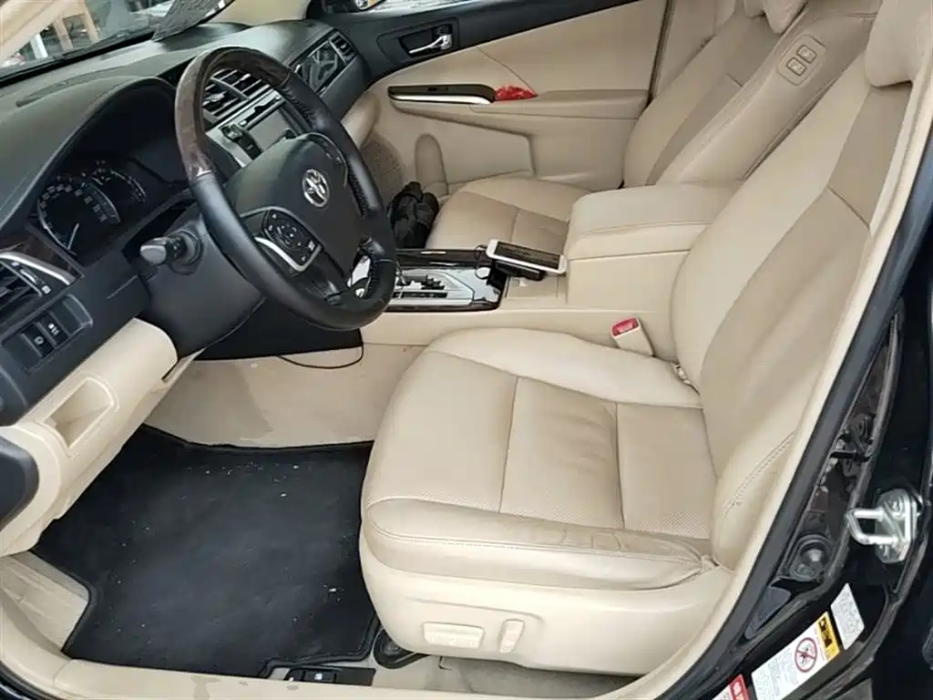 Toyota Camry 2016 — фото 14