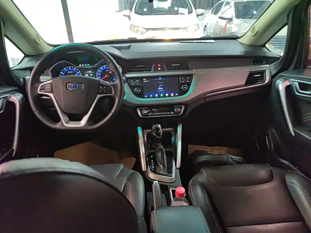 Geely Vision X3 2018 — фото 10