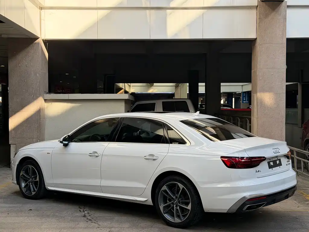 Audi A4L 2021 — фото 3