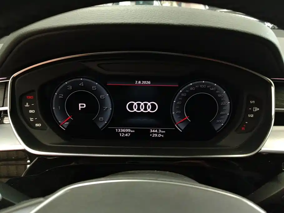 Audi A8 2021 — фото 14