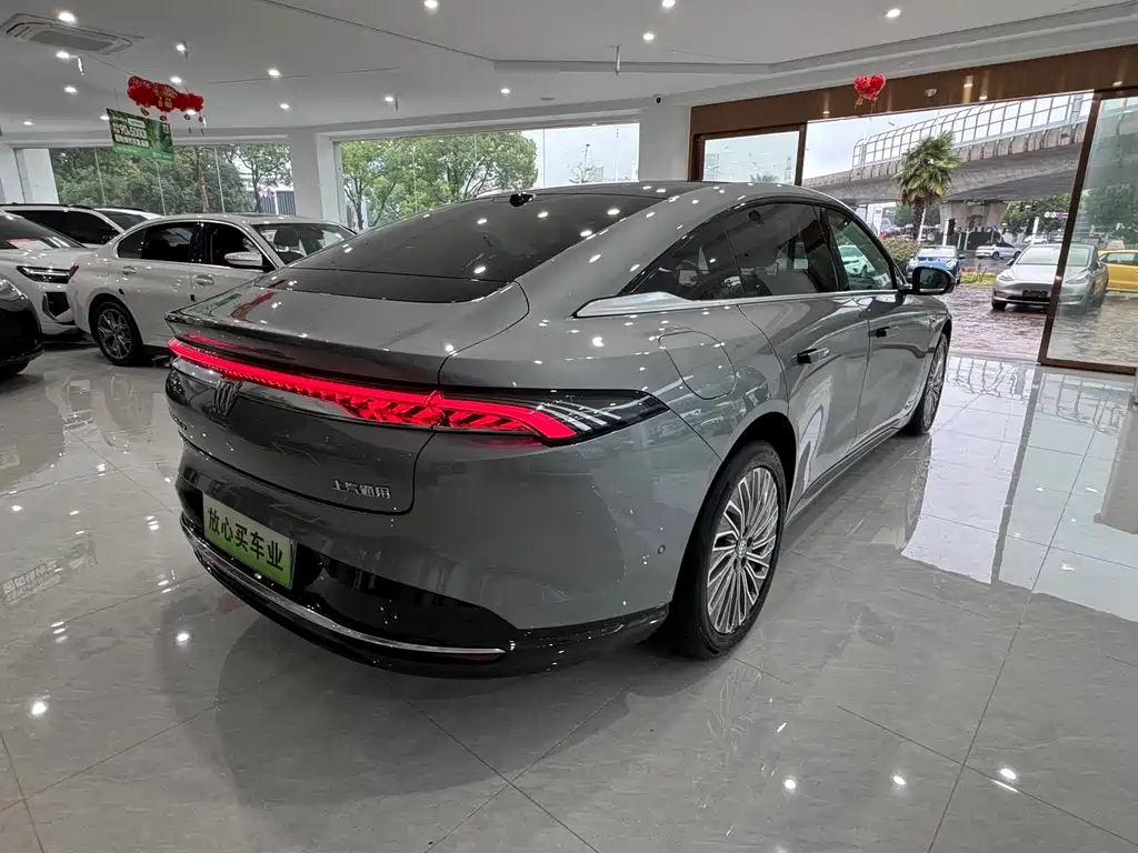 Buick Zhijing L7 2025 — фото 12