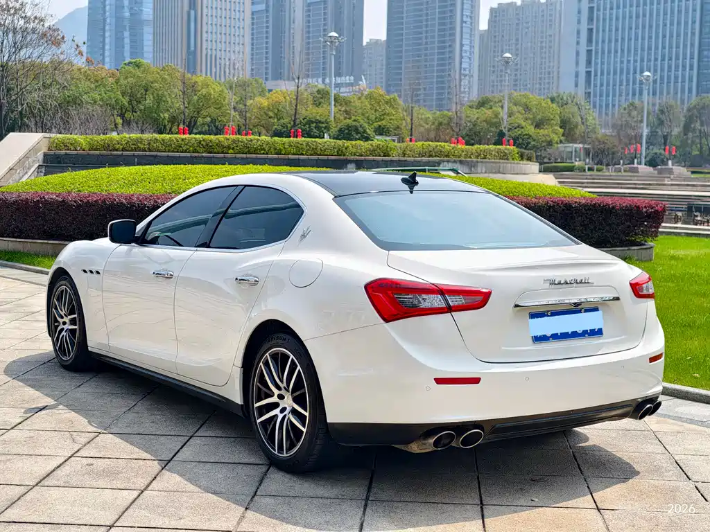 Maserati Ghibli 2015 — фото 17