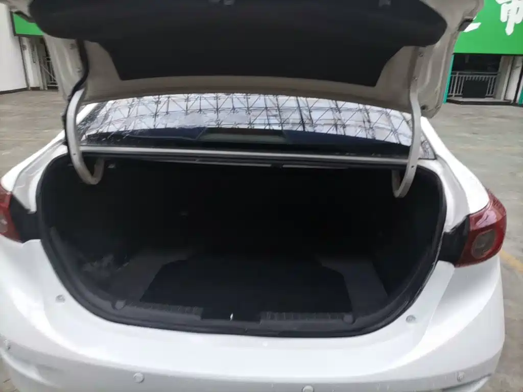 Mazda 3 Axela 2015 — фото 19