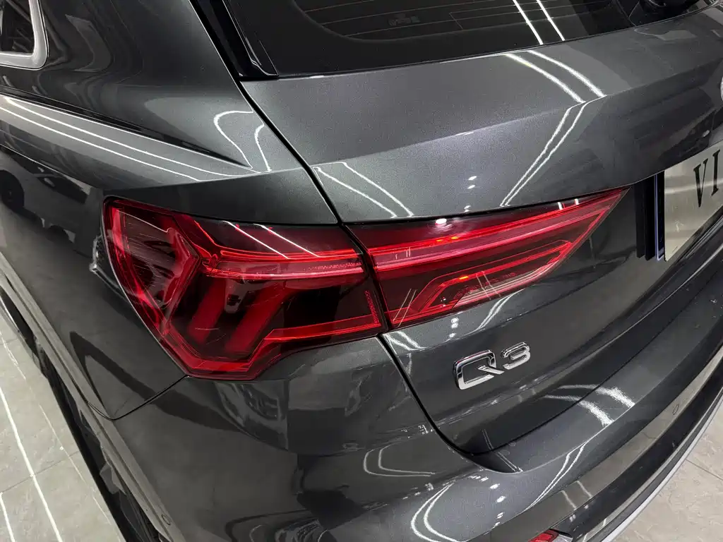 Audi Q3 2023 — фото 12