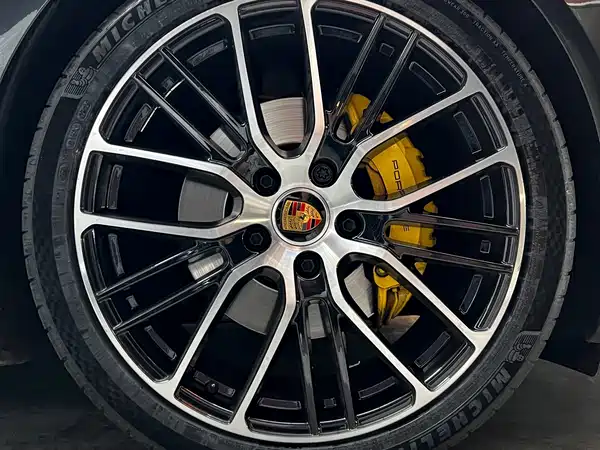 Porsche Panamera 2023