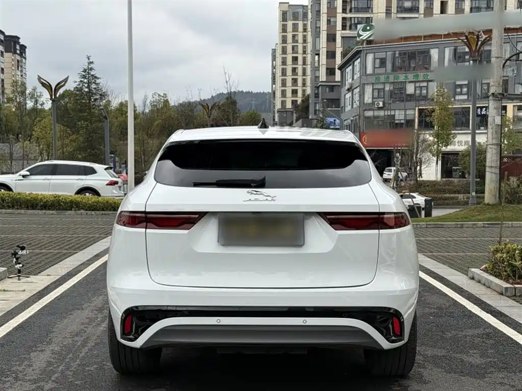 Jaguar F-PACE 2022 — фото 13